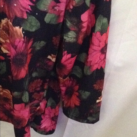 Nwt CATHY petiteFLORAL print 3/4 SLV TOP BLING - Picture 4 of 8